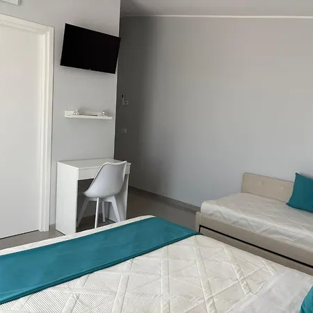 Ranieri בית הארחה 3*