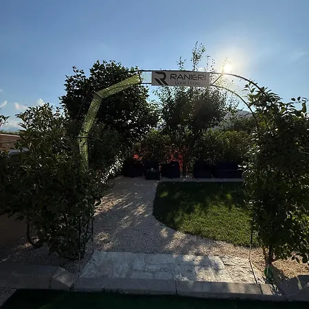 Ranieri בית הארחה